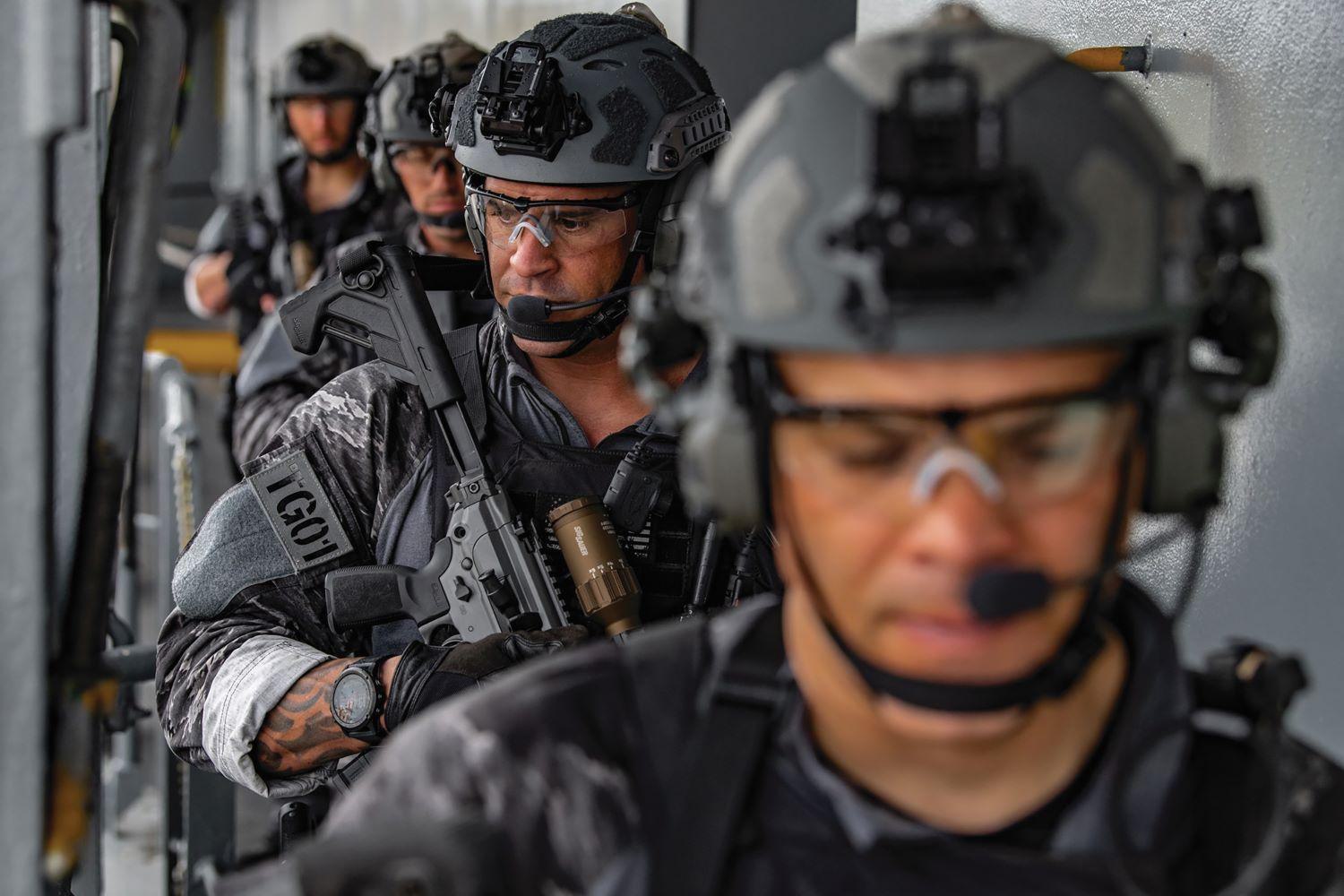 OCIE Oakley Eye protection image