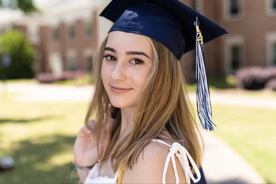 Kylie Soniak, Mission Give Back scholarship